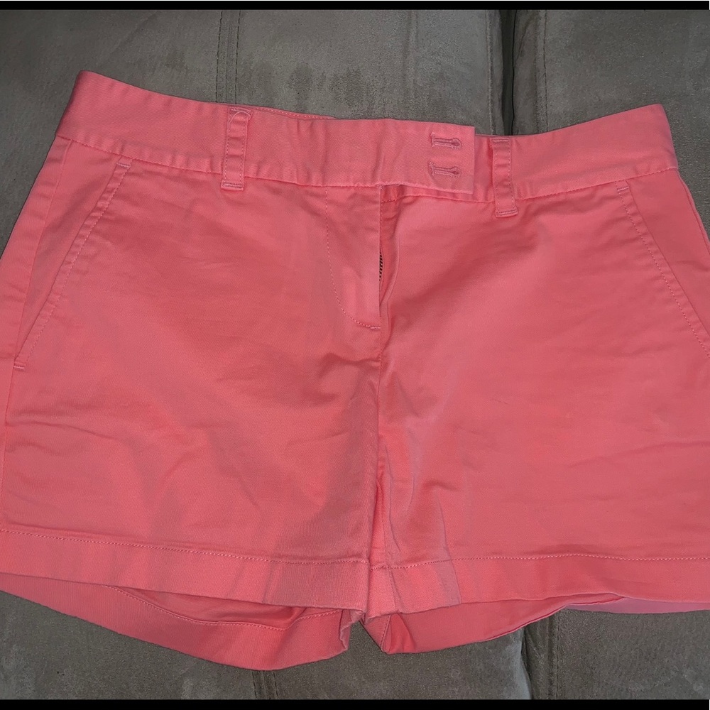 Vineyard vines shorts size 4